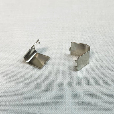 ツメ金具