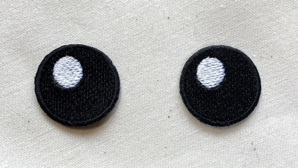 Character eye patch round black eyes with light